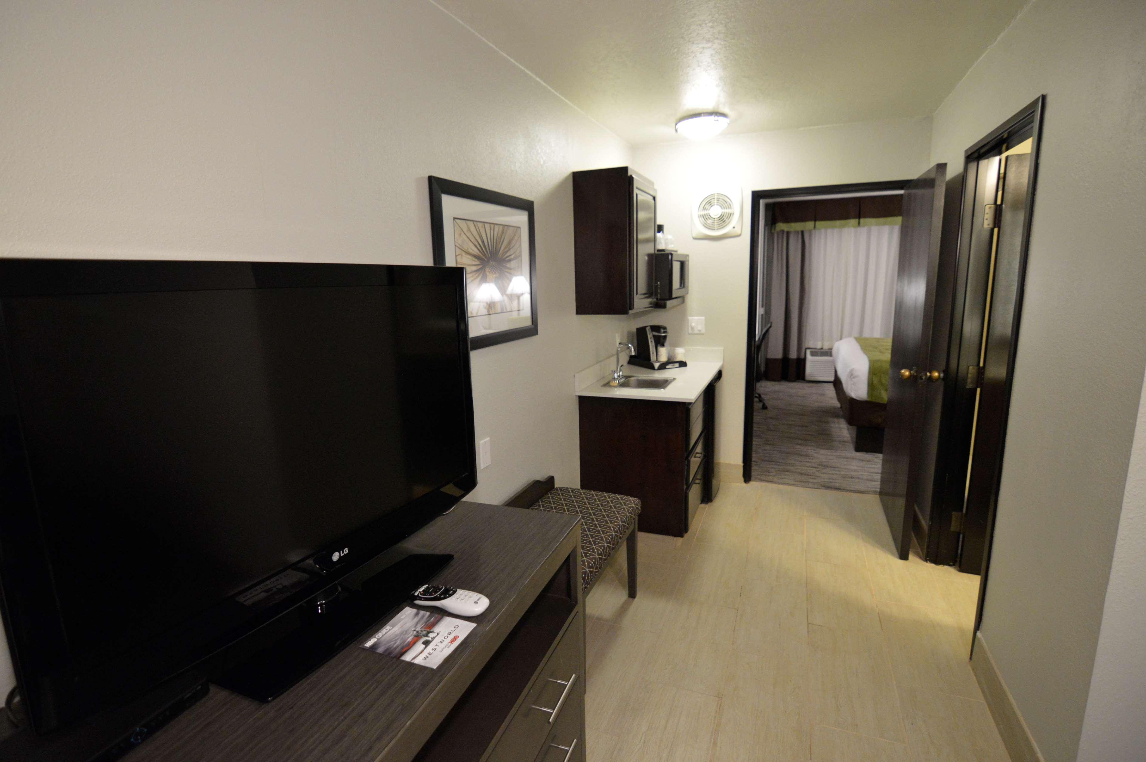 Best Western Plus Liberal Hotel & Suites Εξωτερικό φωτογραφία
