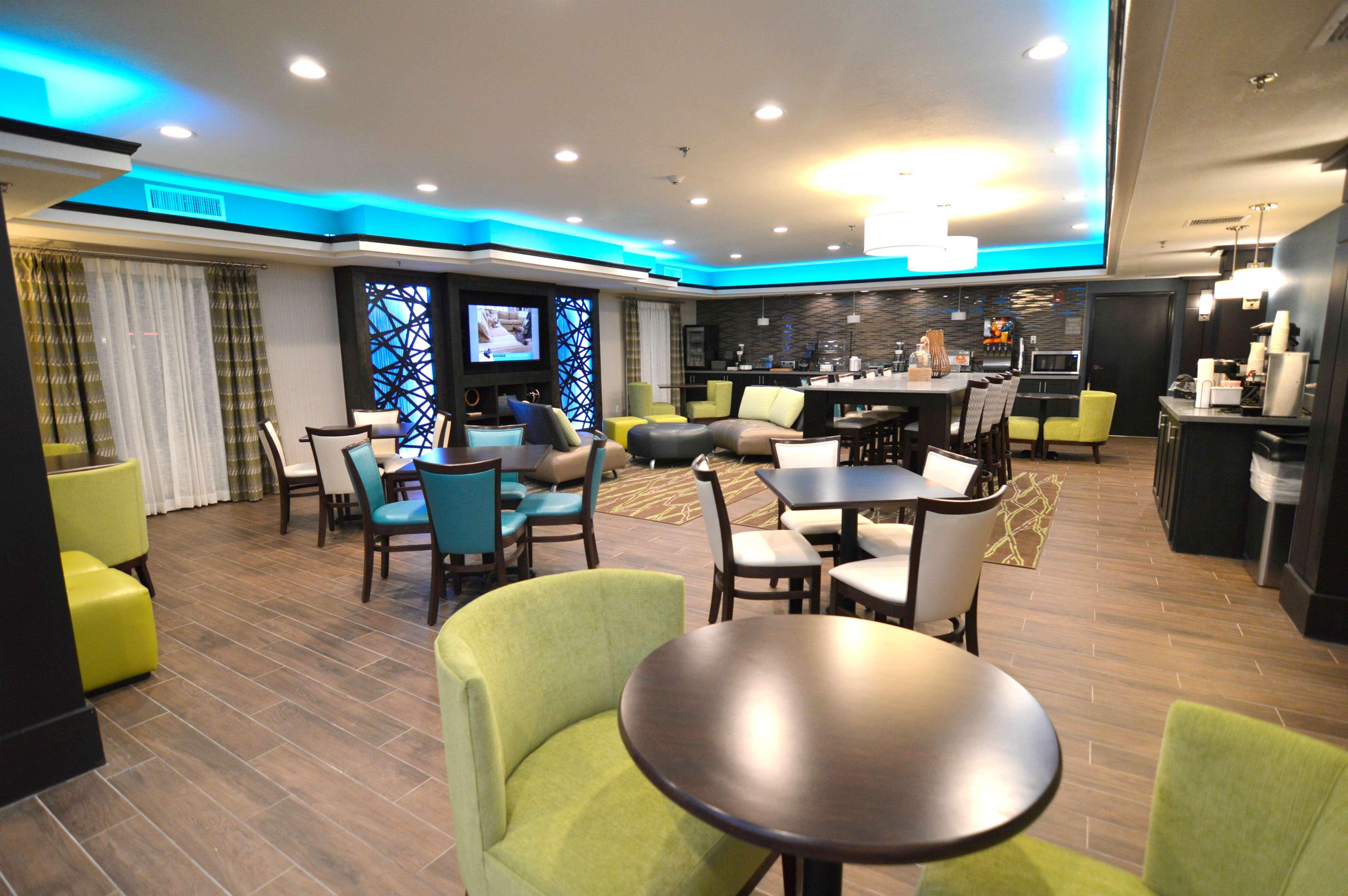 Best Western Plus Liberal Hotel & Suites Εξωτερικό φωτογραφία